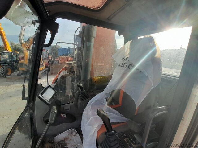 Excavadora sobre orugas Doosan DX235LCR