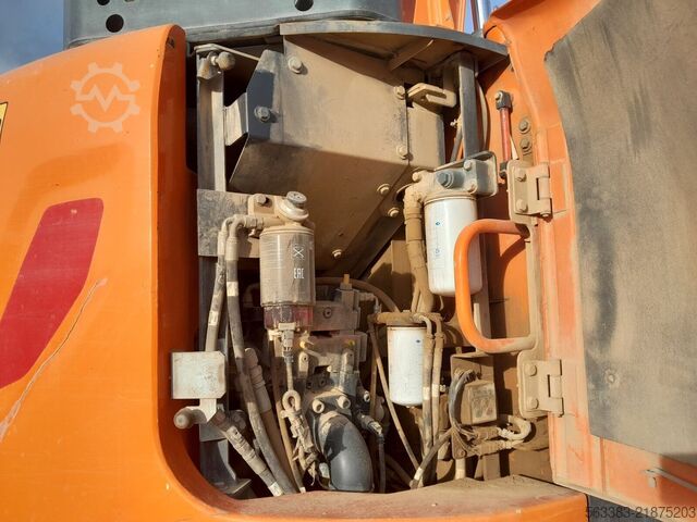Excavadora sobre orugas Doosan DX235LCR