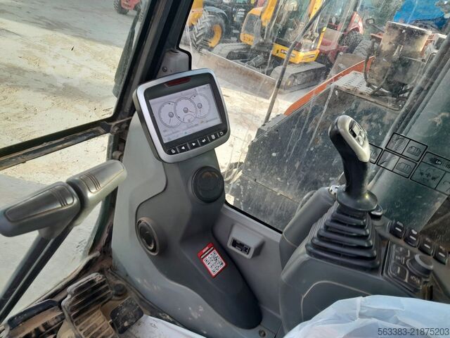 Excavadora sobre orugas Doosan DX235LCR