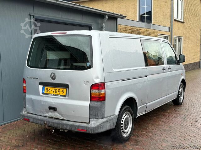 Leveransbil med dubbelhytt Volkswagen Transporter 2.5 tdi 130 pk L2 Dubbel Cabine