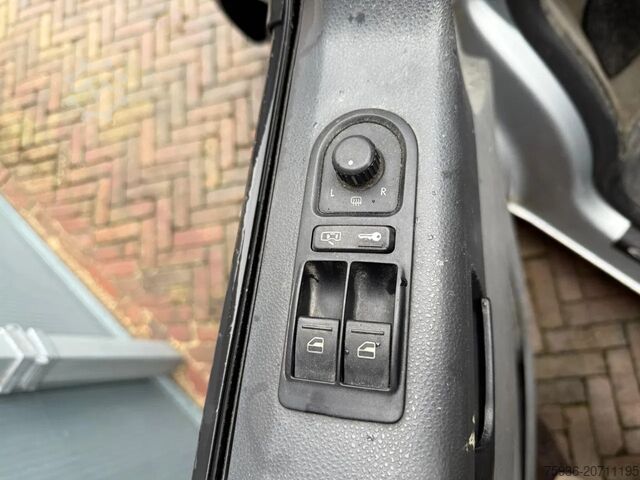 Leveransbil med dubbelhytt Volkswagen Transporter 2.5 tdi 130 pk L2 Dubbel Cabine
