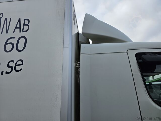 ボックス型トラック Volvo FL 240 4x2 14Tons Hebebühne Blatt/Luft