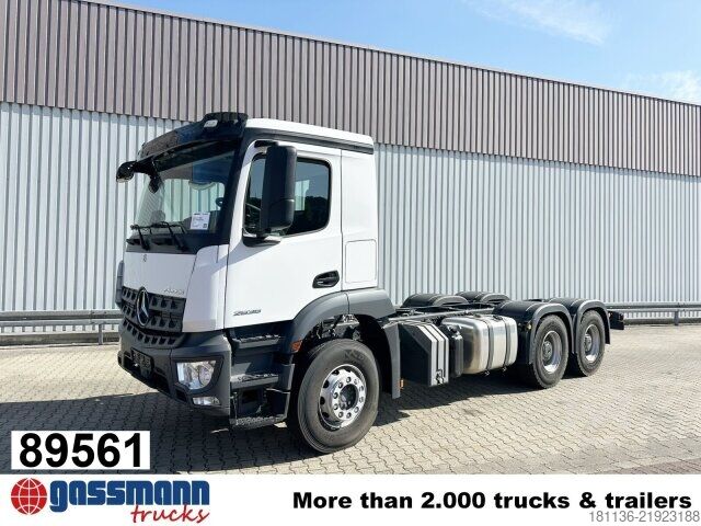 Kamyon şasisi Mercedes-Benz Arocs 2636 6x4, 3x VORHANDEN!