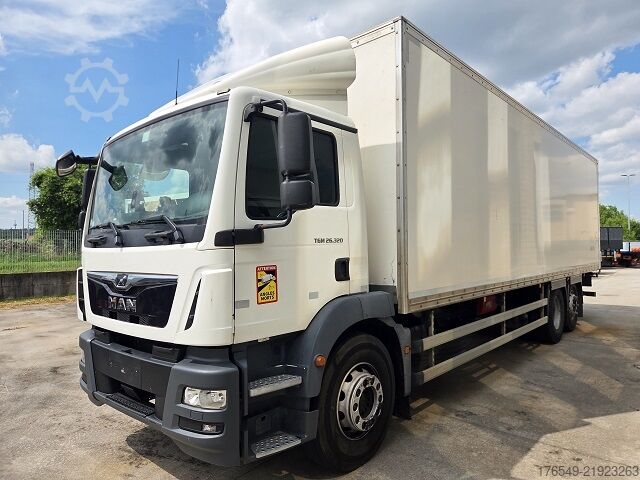 Bestelwagen met hydraulische laadklep MAN TGM 26.320