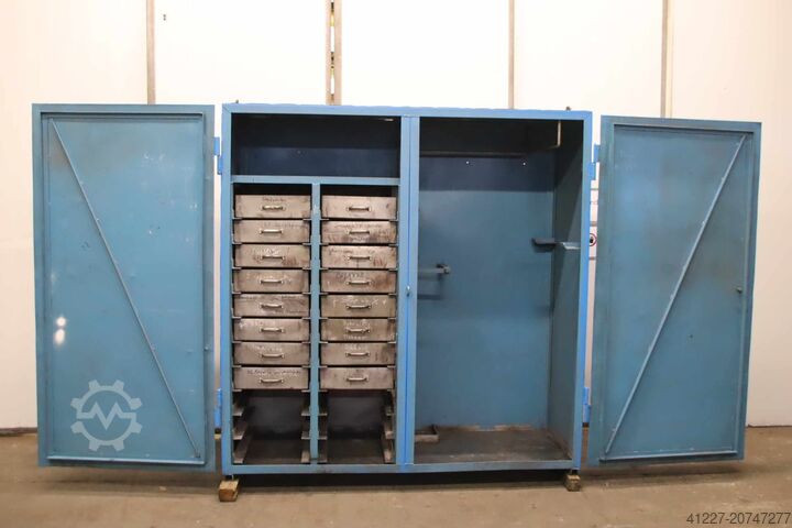 Instrumentu skapis, atvilktņu skapis unbekannt 2050/780/H2190 mm