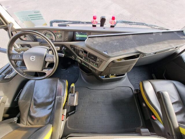 Padrão-SZM Volvo FH 16.750 Globetrotter XL 6x2 - Retarder - I pa...