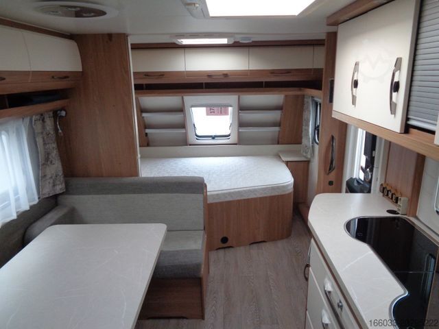 Caravana HOBBY de luxe 545 KMF *3-fach Etagenbett*Vorzelt*
