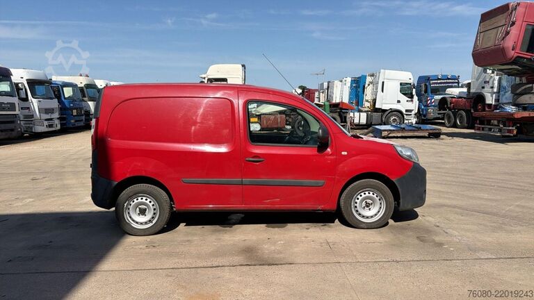 รถสเตชั่นแวกอนหลังคาสูง Renault Kangoo (BELGIAN VAN / CAMIONETTE BELGE)