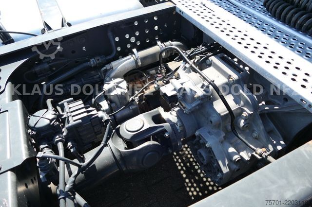 标准牵引车头 MERCEDES-BENZ Actros 1853 GigaSpace Retarder XL-Tank Euro 6