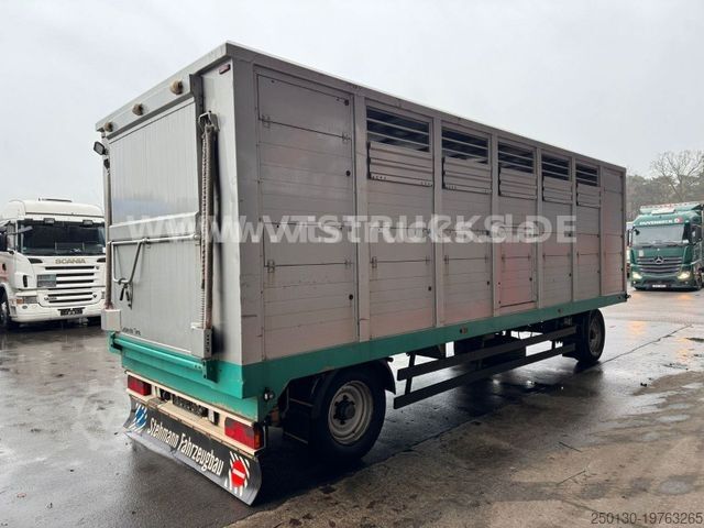 Paardentransportaanhanger Stehmann 1.Stock Viehanhänger Bj.2013