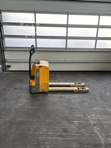 Transpallet elettrici Jungheinrich EJE 120