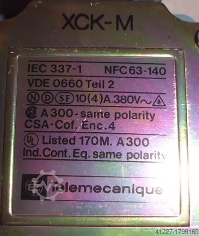 Limit switch Telemecanique XCK-M
