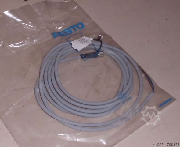 Connection line Festo SIM-M8-3GD-2,5-PU