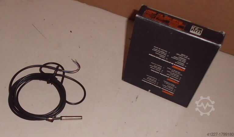 Індуктивний датчик IFM ITB 3001-BPOG