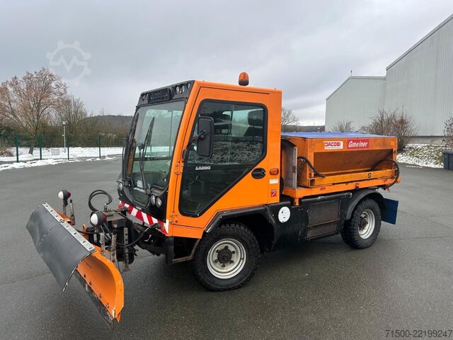 Pembawa peralatan (Multicar, bajak salju) Ladog T 1400