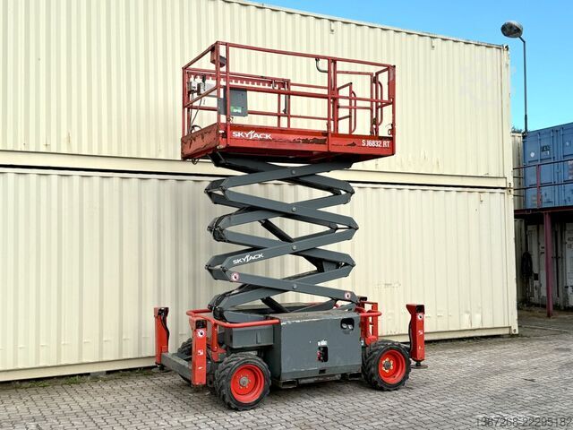 Darbo platforma Skyjack SJ6832RT 4x4 Diesel, 11.8 Meter, 1.356 H
