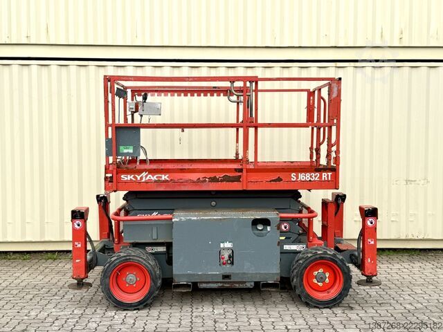 Darbo platforma Skyjack SJ6832RT 4x4 Diesel, 11.8 Meter, 1.356 H