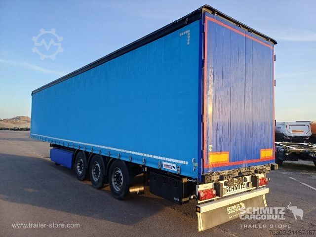 Trailer semi terbuka dengan terpal Schmitz Cargobull Curtainsider Standard Getränke