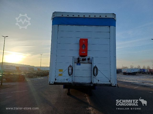 Trailer semi terbuka dengan terpal Schmitz Cargobull Curtainsider Standard Getränke
