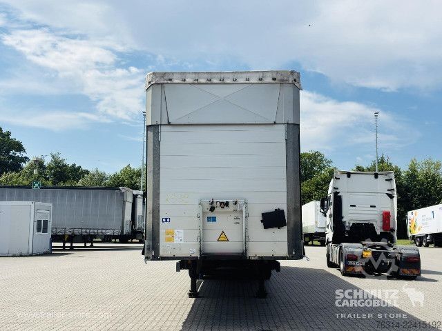 Auflieger mit Pritsche & Plane Schmitz Cargobull Curtainsider Mega Getränke