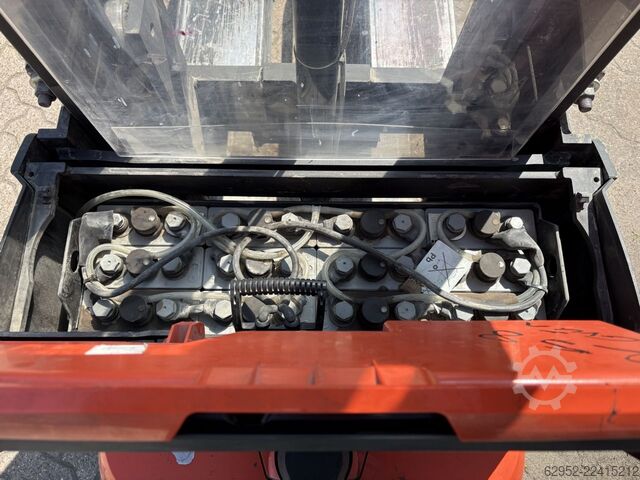 मैनुअल स्टैकर Toyota SWE 200 D