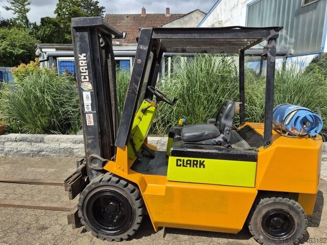 CLARK viličar GPM 30L nosilnost 3000 kg CLARK GPM 30L