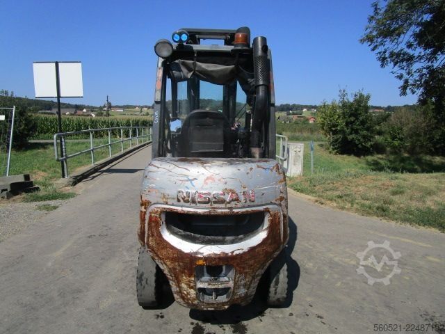 Dizelski viličarji Nissan 3,2 Ton.-Triplex-FH 5,5m + Seitenschieber