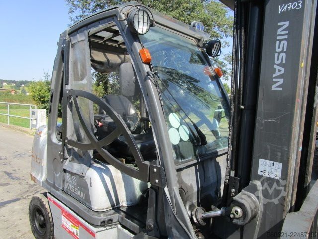 Dizelski viličarji Nissan 3,2 Ton.-Triplex-FH 5,5m + Seitenschieber