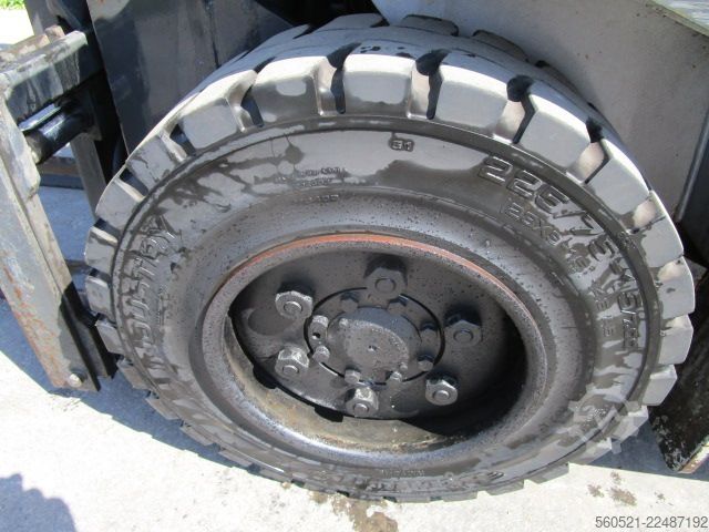 Dizelski viličarji Nissan 3,2 Ton.-Triplex-FH 5,5m + Seitenschieber