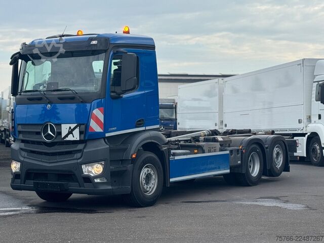 Camion benne à bras amovible MERCEDES-BENZ ACTROS 2551 L / MEILLER / LENKACHSE