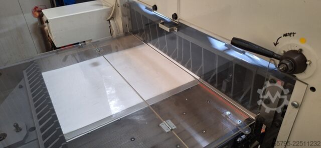 Máquina de corte de papel Adast Maxima
