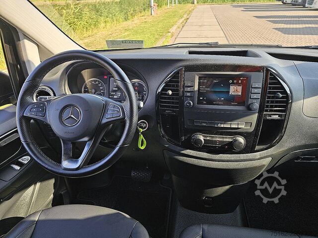 Stationvogn med højt tag MERCEDES-BENZ EVITO L2 280KM WLTP 60kWh!