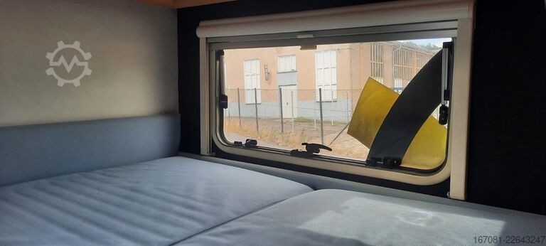 Semi-integrated camper LMC Liberty 690