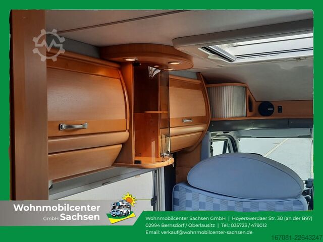 Semi-integrated camper LMC Liberty 690