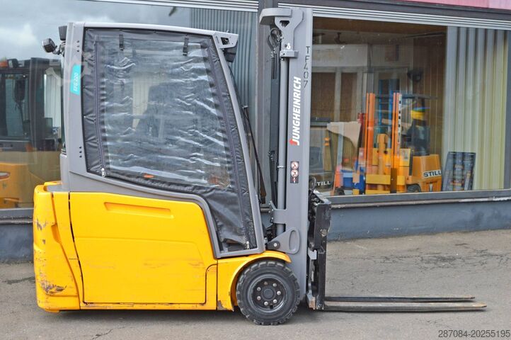 Chariot élévateur à 3 roues Jungheinrich EFG 220