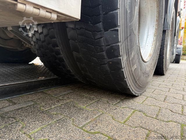 משאית להובלת עצים VOLVO FH 510 8x4 Holztransporter Kran PENZ + Anhänger