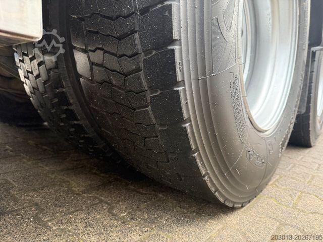 Autocamion pentru transport bușteni VOLVO FH 510 8x4 Holztransporter Kran PENZ *Anhänger