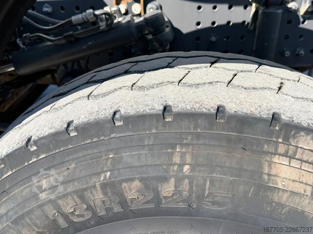 Miešačka betónu na podvozku Mercedes-Benz Arocs 4145
