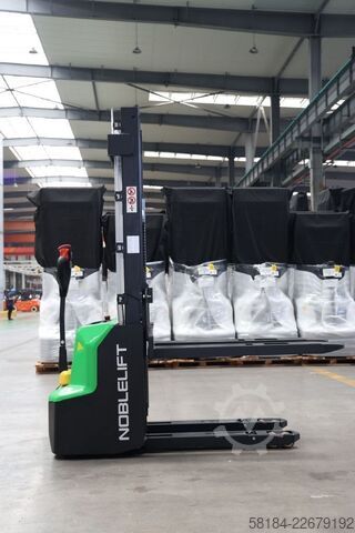 Manuell staplare Noblelift SWB130D