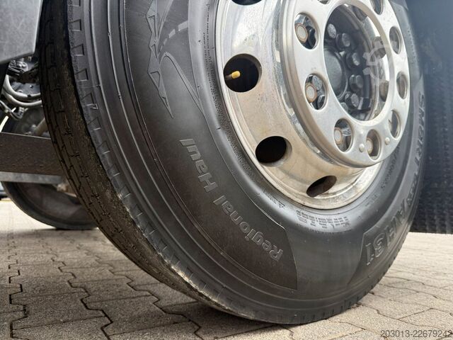 Шасі вантажівки MERCEDES-BENZ 2551 6x2 Fahrgestell Euro 6e