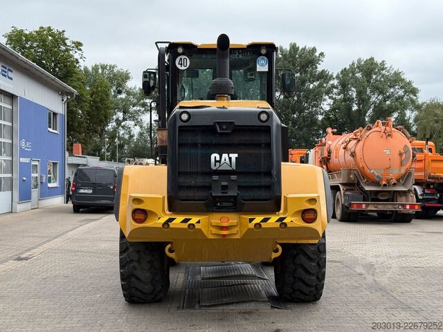 Колісний навантажувач CATERPILLAR 930M Radlader mit Schaufel 2.090 BTH