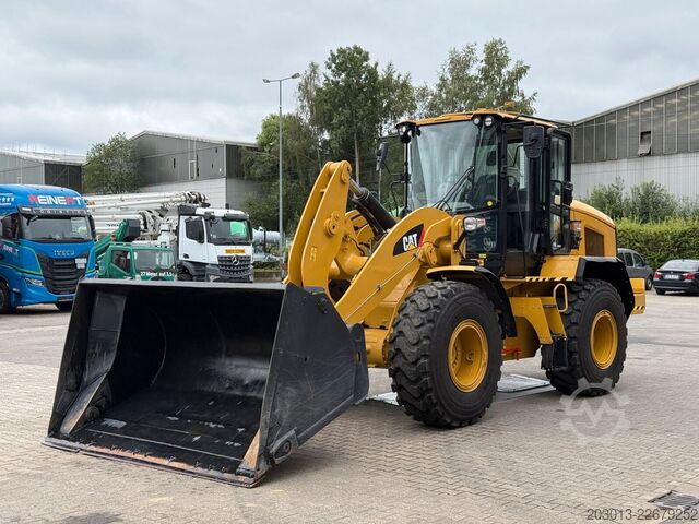 Колісний навантажувач CATERPILLAR 930M Radlader mit Schaufel 2.090 BTH