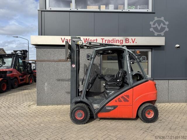 Linde H25T-02 Triplex 550 voľný zdvih, bočný posuv, 4. funkcia, 2015, 9100 motohodín, LPG LINDE H25T-02 Triplo 550 freelift sideshift 4e functie 2015 9100uur LPG