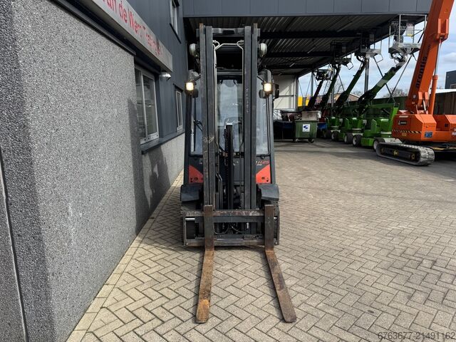 Linde H25T-02 Triplex 550 voľný zdvih, bočný posuv, 4. funkcia, 2015, 9100 motohodín, LPG LINDE H25T-02 Triplo 550 freelift sideshift 4e functie 2015 9100uur LPG