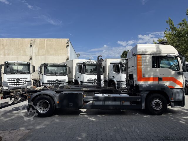 Kipper kamion MAN TGA 18.360 / Steyr 18S36 Rotes Kreuz