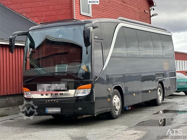 Setra S411 turistični avtobus z 29+2+1 sedeži in zimskimi pnevmatikami. Setra S411 tour bus w/ 29+2+1 seats and winter tires. Lo