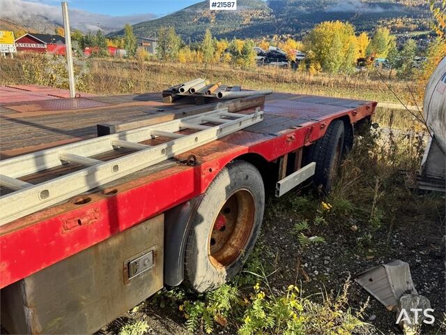 HRD Crane semitrailer. HRD Crane semitrailer.