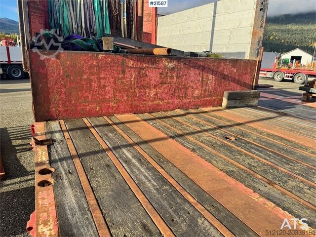 HRD Crane semitrailer. HRD Crane semitrailer.