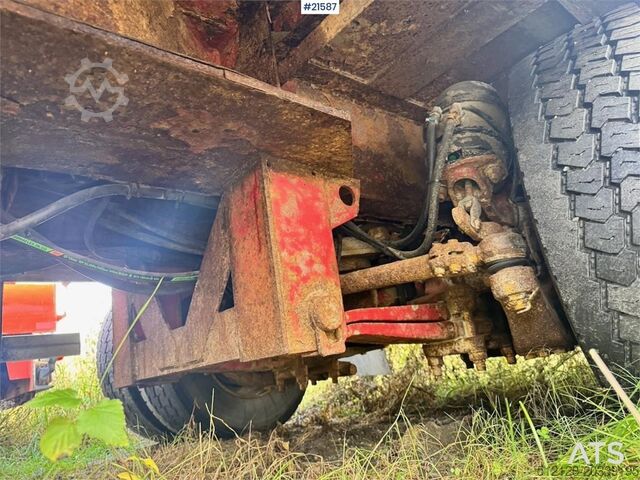 HRD Crane semitrailer. HRD Crane semitrailer.