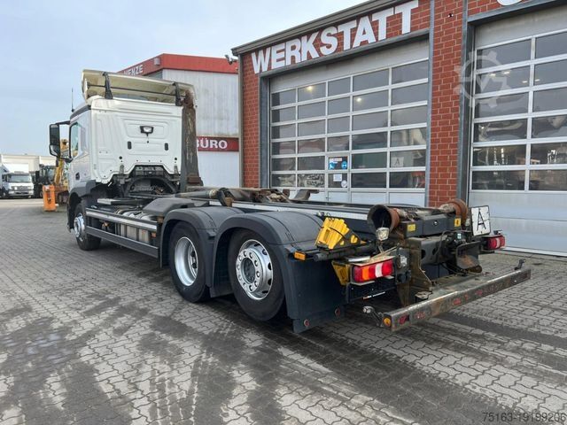 Kamion s kipom s pomičnim kontejnerom MERCEDES-BENZ Actros neu 2543 L 6x2 Abrollkipper Meiller Funk